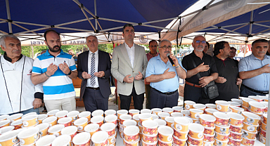 Kartal'da Aşure Lokması Bereketi!