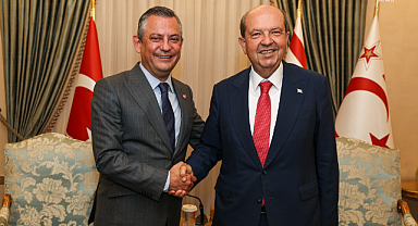 KKTC Cumhurbaşkanı Tatar, CHP Genel Başkanı Özel'i kabul etti