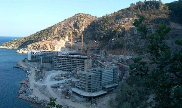 Marmaris'in Kızılbük koyunda Sinpaş'ın otel projesine verilen ruhsatlar mevzuata aykırı bulundu