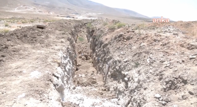 Niğde Belediyesi'ne ait hayvan mezarlığı görüntülendi: Ölü hayvanlar açıkta bırakıldı 