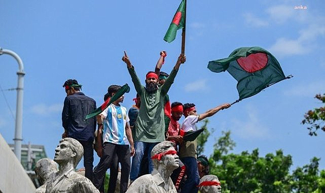 Bangladeş'te parlamento feshedildi. Öğrenciler, askeri yönetim olursa protestolara devam edecek