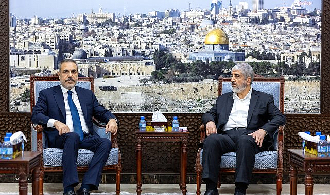 Dışişleri Bakanı Fidan, Doha'da Hamas Siyasi Büro Başkan Vekili Meşal'e taziyelerini iletti