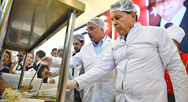 Esenyurt'ta bir aşevi daha hizmete girdi. 3 çeşit yemek ücretsiz dağıtılıyor