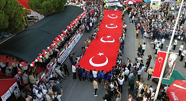 “Eşme 26. Uluslararası Turistik Kilim, Kültür ve Sanat Festivali” törenle başladı 