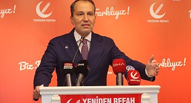 Fatih Erbakan'dan AK Parti'ye "siyasi şantaj" suçlaması: "Belediye başkanlarımızı AK Parti'ye transfer etmeye çalışıyorlar"