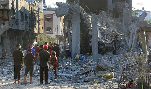 İsrail Gazze'de bir okula saldırdı, en az 100 kişi hayatını kaybetti