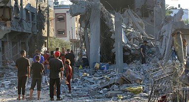 İsrail Gazze'de bir okula saldırdı, en az 100 kişi hayatını kaybetti