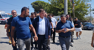 İzmir Büyükşehir, yangından etkilenen köylere çiftçilere yem desteği veriyor