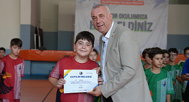 Kartal Yaz Spor Okulu 3. Dönem Öğrencileri Sertifikalarını aldı