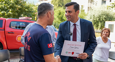 Manisa Büyükşehir Belediye Başkanı Zeyrek’ten orman yangınında görev alan itfaiye personeline başarı belgesi ve ikramiye sözü