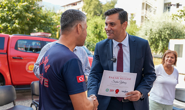 Manisa Büyükşehir Belediye Başkanı Zeyrek’ten orman yangınında görev alan itfaiye personeline başarı belgesi ve ikramiye sözü