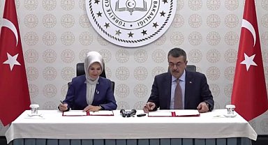 MEB ve Aile ve Sosyal Hizmetler Bakanlığı arasında öğrenciler, öğretmenler ve veliler için iş birliği protokolü imzalandı