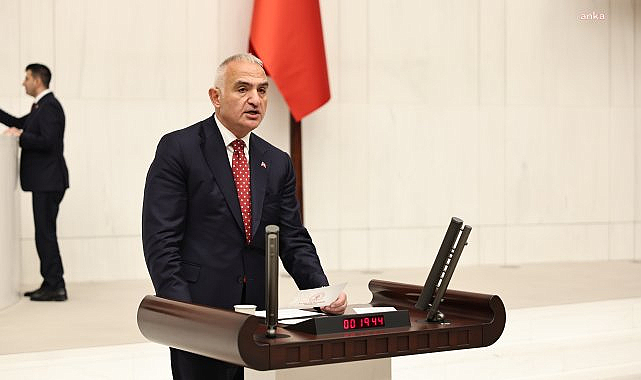 Mehmet Nuri Ersoy: Antalya'ya dün gelen 104 bin turistle günlük dış hat yolcu rekorunu kırdık