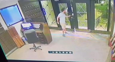 Müzisyen Çınar Ersanlı'yı öldüren iki kişi yakalandı....Cinayet zanlılarının son görüntüsü ortaya çıktı