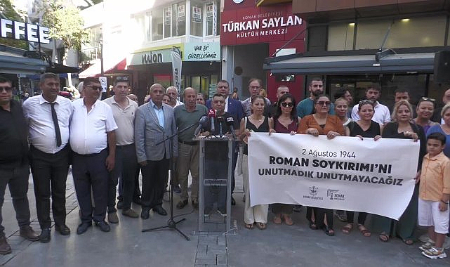 Romanlar, katliamın 44. yılında anıldı