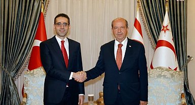 Yasin Ekrem Serim, KKTC Cumhurbaşkanı Ersin Tatar'a güven mektubunu sundu