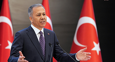 Ali Yerlikaya: "Bomba ihbarı nedeniyle Erzurum'a acil iniş yapan uçakta arama işlemleri devam ediyor" 