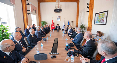 Başkan Tugay gazi derneklerini ağırladı: “Bizim için değerlisiniz”