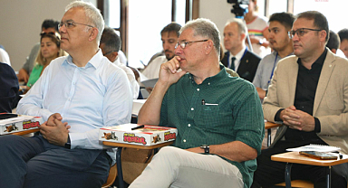 Bursa Veterinerler Odası, “Serbest Dolaşan Hayvanlar, Sorumlu Sahiplik ve Yerel Yönetimler Çalıştayı” düzenledi