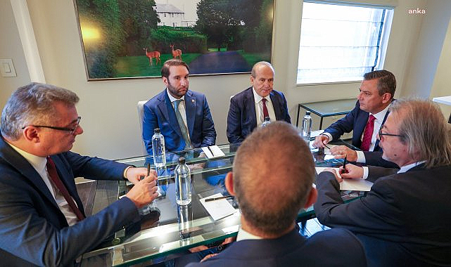 CHP lideri Özel, New- York'ta KKTC Cumhuriyetçi Türk Partisi Genel Başkanı Erhürman ile görüştü