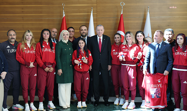 Cumhurbaşkanı Erdoğan, Türkiye Milli Paralimpik Takımı sporcularıyla bir araya geldi