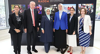 Cumhurbaşkanı Erdoğan ve eşi Emine Erdoğan New York'ta KADEM'in fotoğraf sergisini gezdi