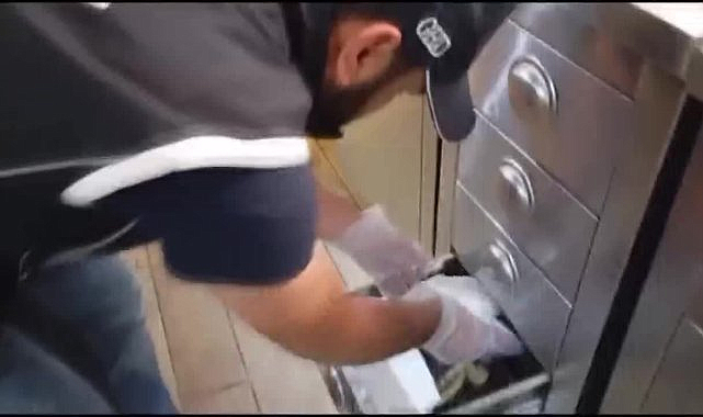 İstanbul'da sahte pasaport, kimlik, vize hazırlayan şebekeye operasyon: 15 şüpheli gözaltına alındı