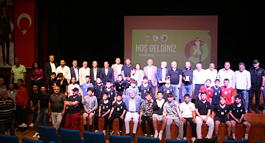 Kartal Belediyesi’nden futbol semineri