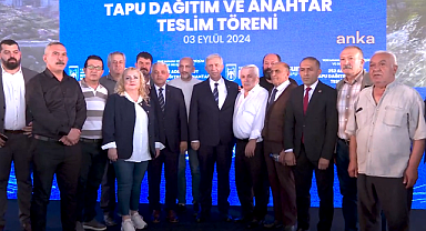 Mamak Kentsel Dönüşüm Projesi kapsamında 252 konutun tapusu, Mansur Yavaş'ın katıldığı törenle teslim edildi