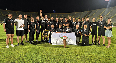 Osmangazi Belediyespor, Turkcell Süper Lig’de üçüncü oldu