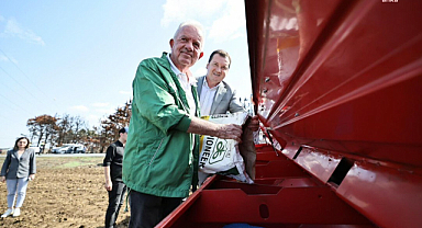 Silivri'de kanola tohumu dağıtıldı