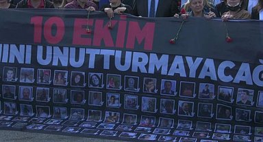 10 Ekim Gar Katliamında hayatını kaybedenler Ankara'da anıldı. 