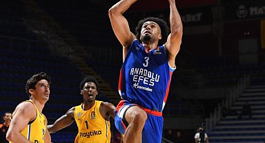 Anadolu Efes, Maccabi Playtika Tel Aviv'e 93-91 yenildi