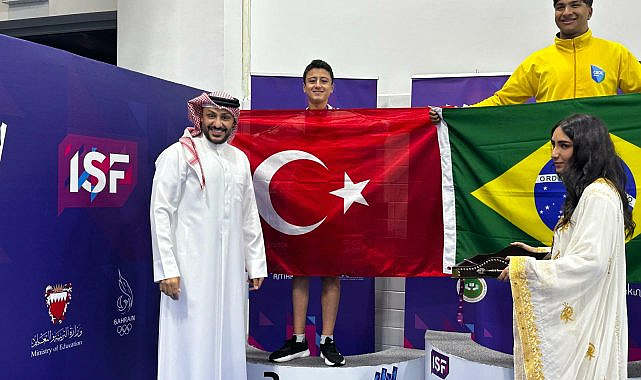 Eskişehir Büyükşehir Spor Kulübü paralimpik yüzücüsü Eymen Sarıtaş dünya ikincisi oldu