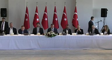 Husumetli Şenyaşar ve Yıldız aileleri, AK Parti ve DEM Parti vekillerin katılımı ile barış töreni düzenledi