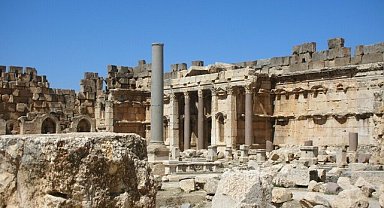 İsrail, Lübnan'ın UNESCO Dünya Mirası Liste'sinde yer alan Baalbek kenti için tahliye uyarısı yaptı