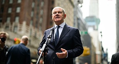 Almanya'daki üç partili koalisyon çöktü, Scholz görevi azınlığa verdi