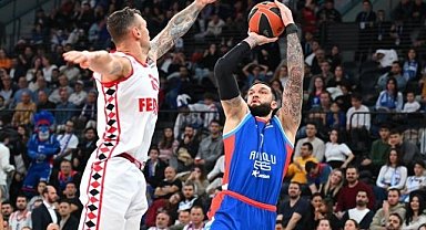 Anadolu Efes Monaco'ya 81-69 mağlup oldu