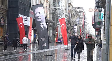 İstiklal Caddesi Atatürk'ün sesiyle yankılandı