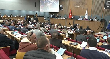 İzmir Büyükşehir Belediyesi'nin 91 milyar 300 milyon TL'lik bütçesi mecliste kabul edildi