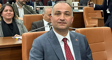 Kartal Belediyesi AK Parti Meclis Üyesi Yıldız, meclis toplantısında 