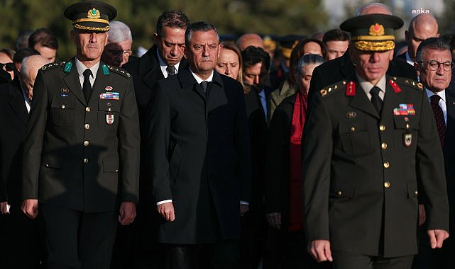 Özgür Özel: "Atatürk'ün ilkelerine sahip çıkacağımızın sözünü O'nun huzurunda bir kez daha verdik"