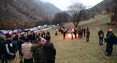 Van'da dağdan kopan kaya parçası can aldı: Bir ölü, bir yaralı