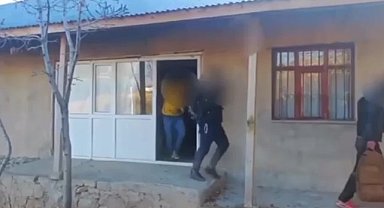 Van'da iki ayrı ''göçmen kaçakçılığı'' operasyonu: 8 kişi tutuklandı