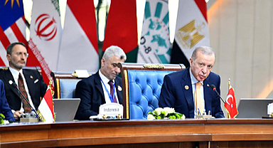 Cumhurbaşkanı Erdoğan: İslam ülkeleri olarak İsrail'e karşı atılabilecek adımlara öncülük etmeliyiz