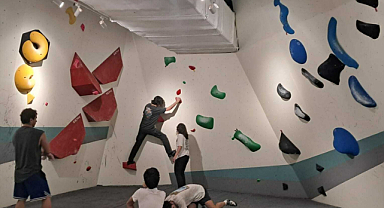 Yükselen trend tırmanış: İstanbul'un en büyük tırmanma duvarı Boulderhane'de