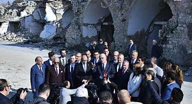 İYİ Parti'den deprem bölgesi ziyaretinde Dervişoğlu: 