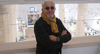 Ressam Onay Akbaş'ın, "Çizgi Bir Uçtan Öbür Uca" isimli sergisi sanatseverlerin beğenisine sunuldu 