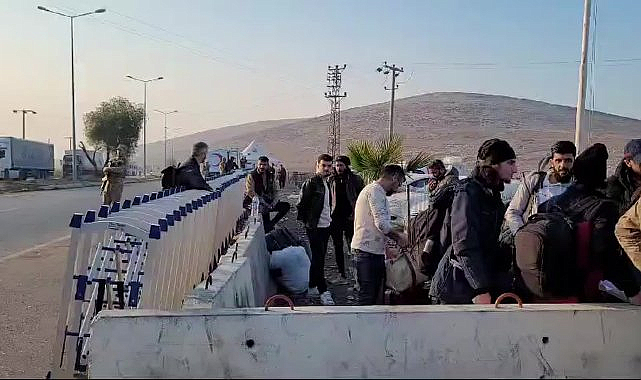 Suriye'de Beşar Esad yönetiminin düşmesiyle hareketli olan Cilvegözü'nde yoğunluk azaldı