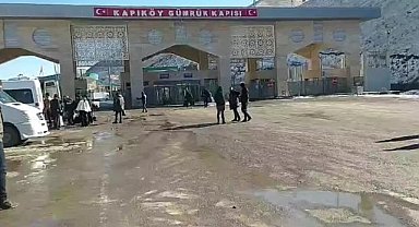 Van Kapıköy Sınır Kapısı'ndan geçiş yapan günübirlikçilerden yurt dışı harç zammına tepki 